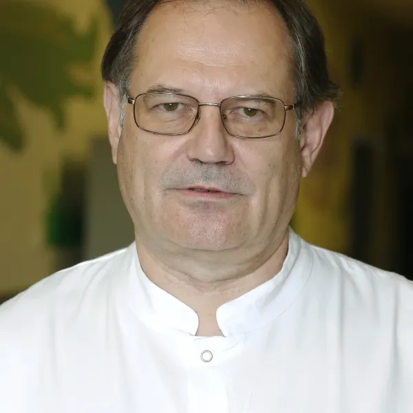 Dr. Nádházi Zoltán portré